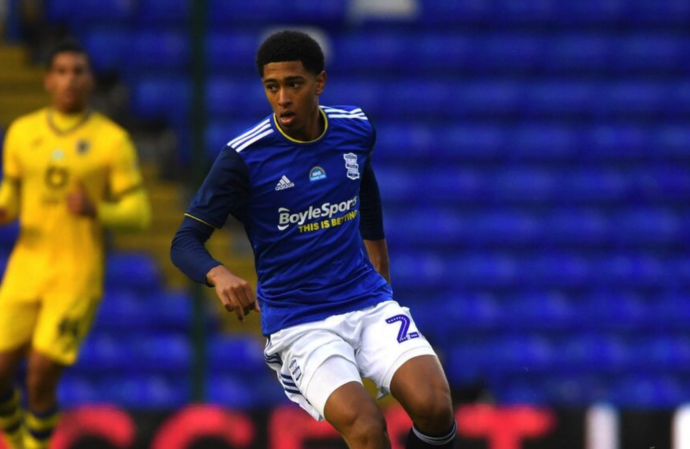 关键先生！高诗岩4中2得到8分5板8助&关键时刻拯救球队（高诗岩成关键先生：4投2中砍下8分5板8助，关键时刻力挽狂澜）