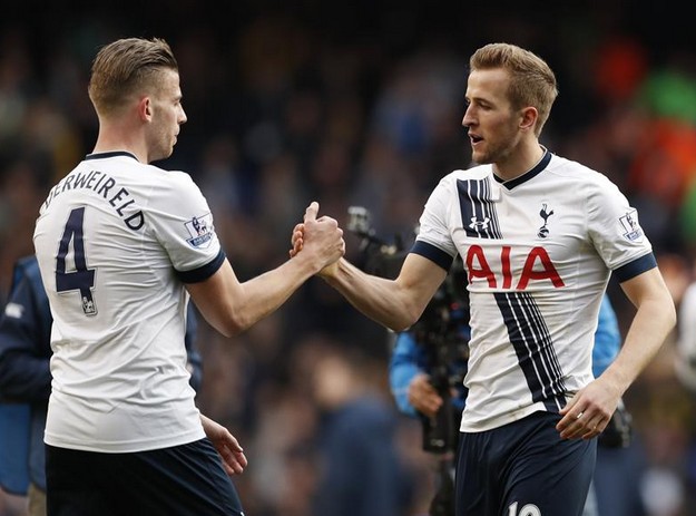 克雷莫内塞2-0莱切，博纳佐利建功，萨纳夫里亚锁定胜局（克雷莫内塞2比0力克莱切：博纳佐利先拔头筹，萨纳夫里亚终结悬念）