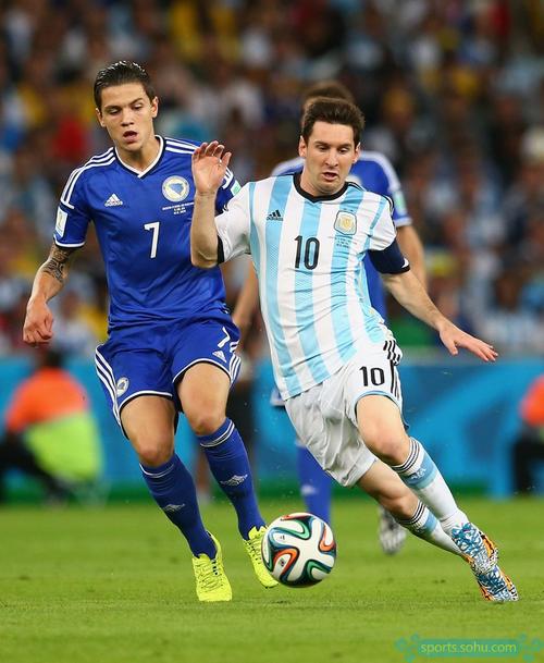 科莫利：尤文的DNA是胜利；足球书籍有些无聊我喜欢科学文章（科莫利：尤文骨子里就是为赢；足球书略枯燥，我更爱科学读物）