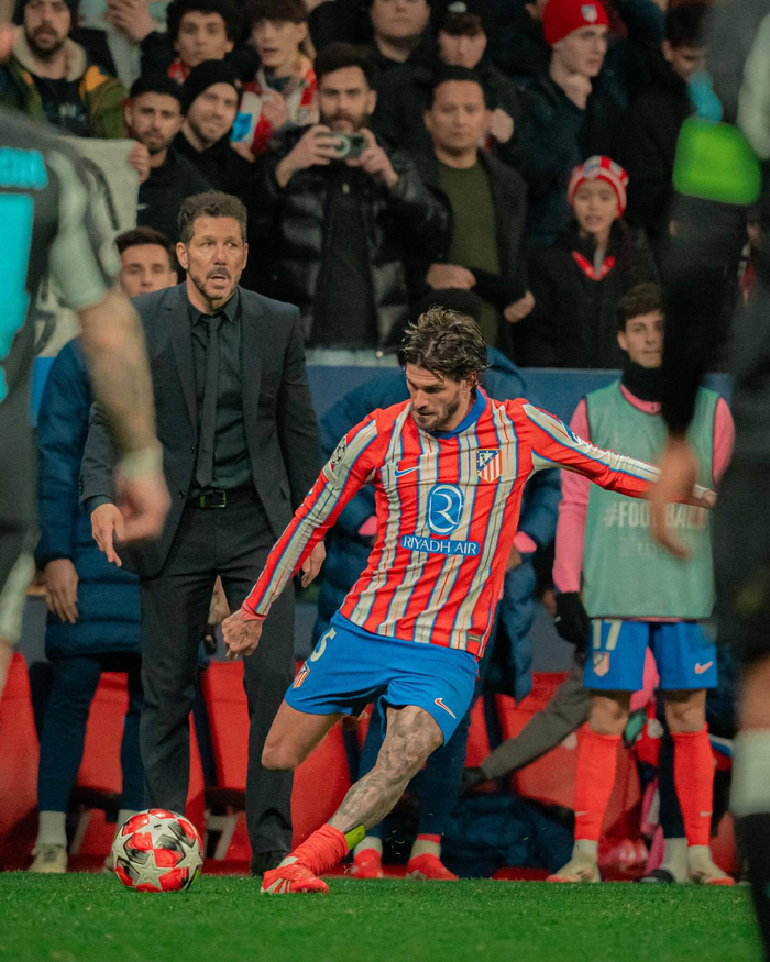 德甲半场：霍恩顿吉破门，格雷罗扳平，拜仁慕尼黑1-1圣保利（半场战报：霍恩顿吉先拔头筹，格雷罗扳平，拜仁慕尼黑暂1-1圣保利）