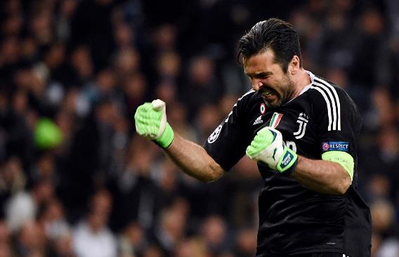 40岁依旧能飞，C罗对阵赛哈特海湾上演高难度倒钩破门（40岁C罗仍能起飞，战赛哈特海湾上演高难倒钩破门）