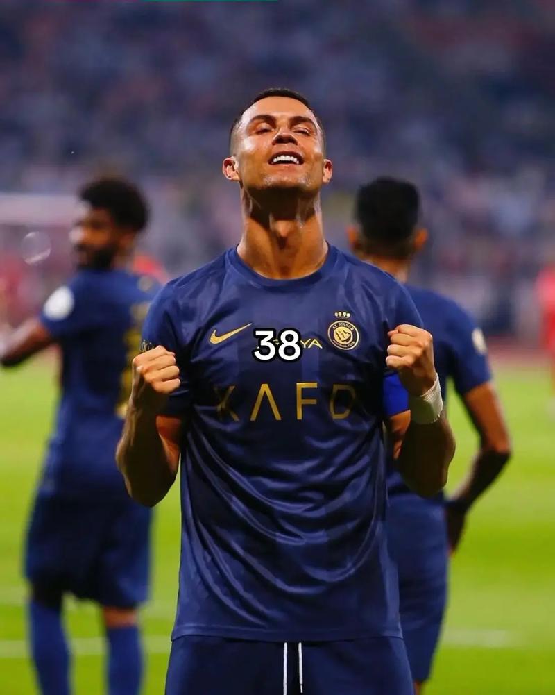 队报本周最佳海外球员阵：康沃首秀获成功，格列兹曼再度入选（《队报》本周海外最佳阵容：康沃开门红，格列兹曼再次上榜）